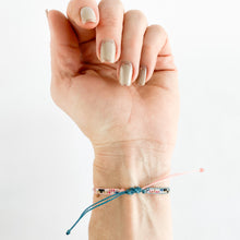 Load image into Gallery viewer, Indigo and Arrow Confetti Twist Beaded Adjustable Bracelet